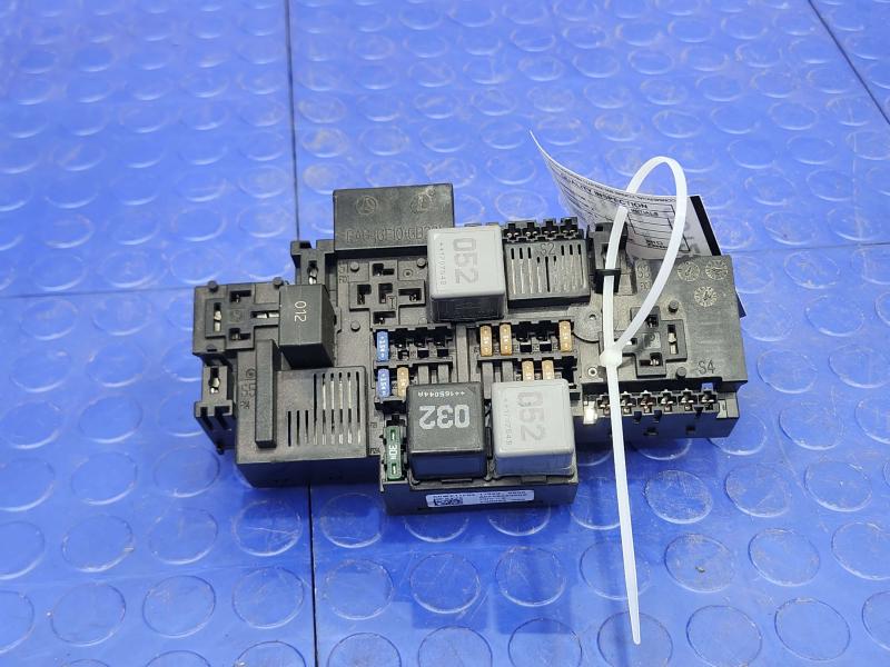 2017 Mercedes C-Class Engine Fuse Box