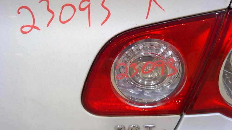 2006 Volkswagen Passat Tail Light Assembly