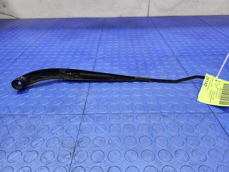 2015 GMC Yukon XL Wiper Arm