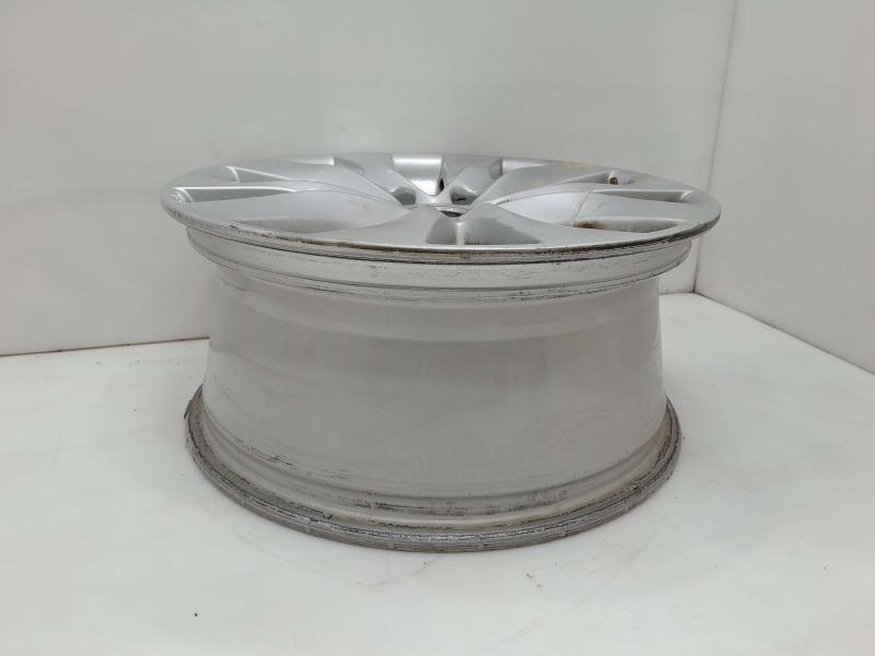 2016 Subaru Legacy Wheel