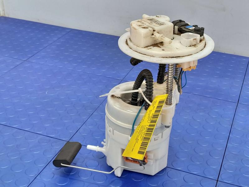 2012-2013 Kia Sorento 2.4L Tank Mounted Fuel Pump Assembly OEM 311101U300