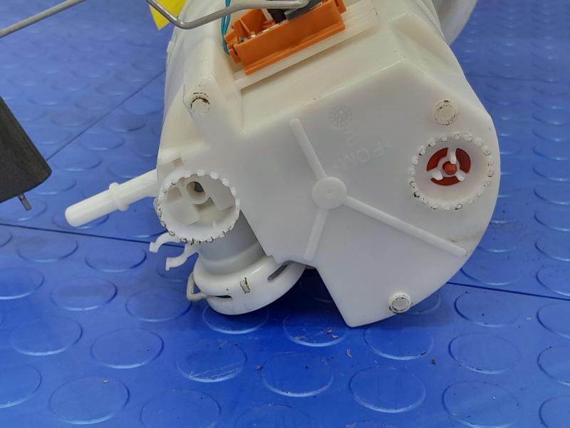 2012-2013 Kia Sorento 2.4L Tank Mounted Fuel Pump Assembly OEM 311101U300