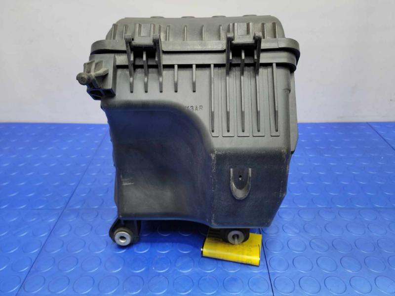 2013 Hyundai Santa Fe Air Cleaner