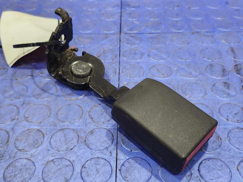 2012 Mercedes ML-Class Rear Seat Belt