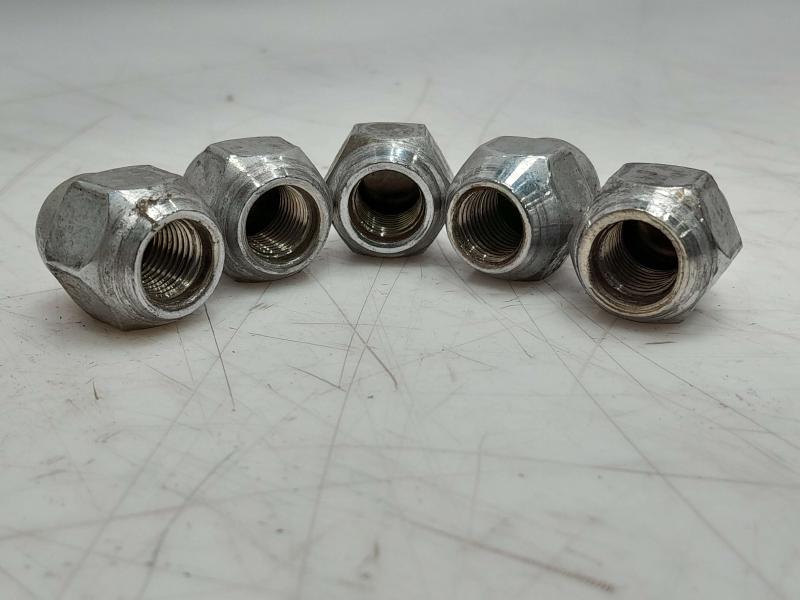 2016 Nissan Murano Lug Nuts