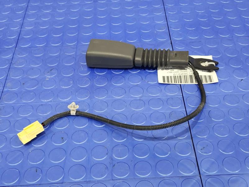 2010 Kia Rio Front Seat Belt