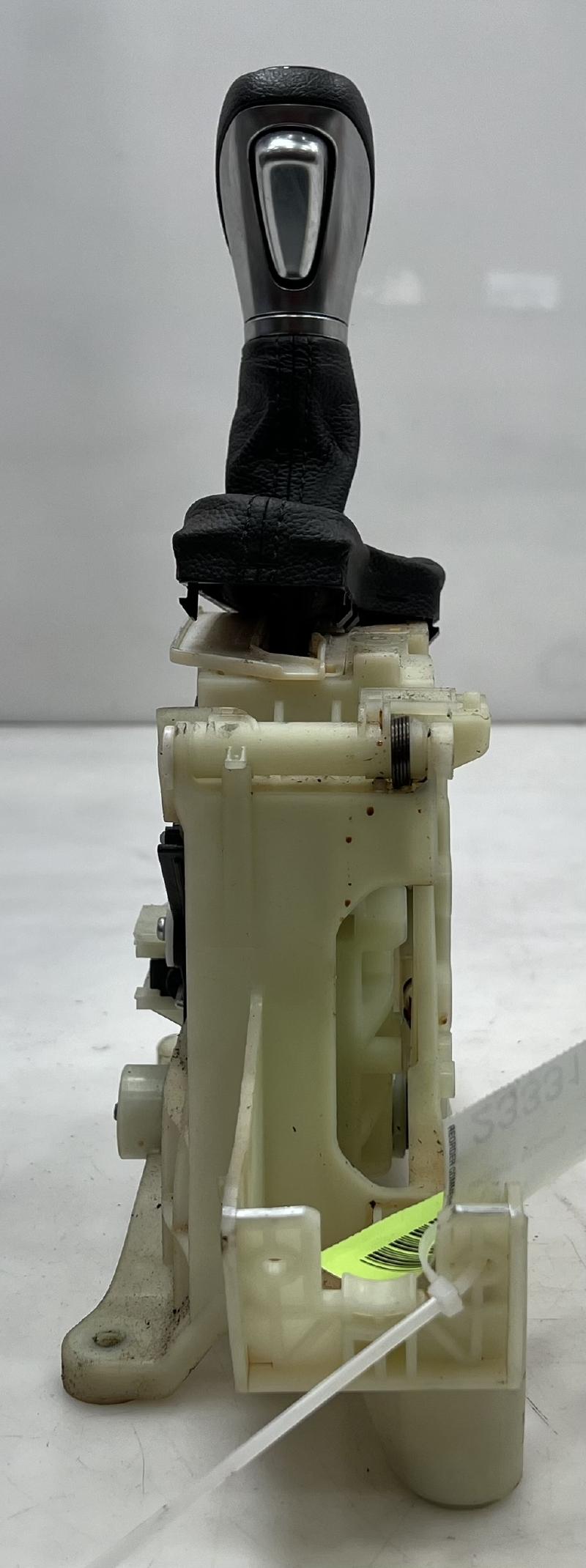2015 - 2017 Hyundai Sonata Automatic Gear Shifter Assembly OEM 46700-C2300