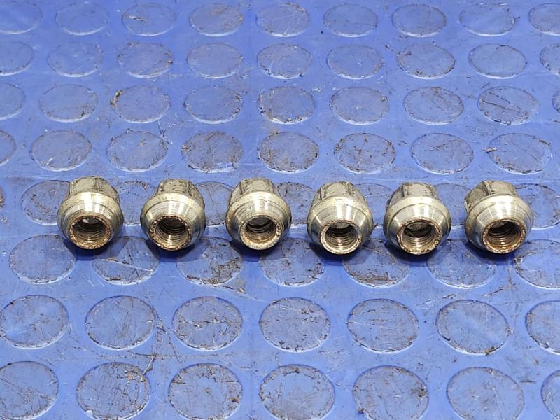 2007 Hummer H3 Lug Nuts