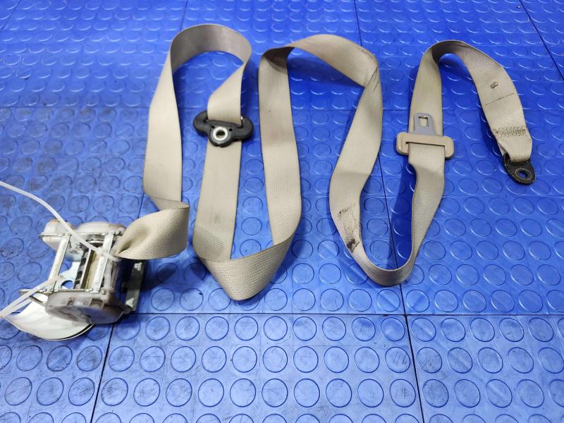 2014 Chrysler 300 Rear Seat Belt
