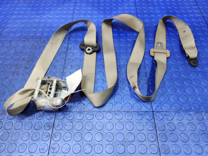 2014 Chrysler 300 Rear Seat Belt