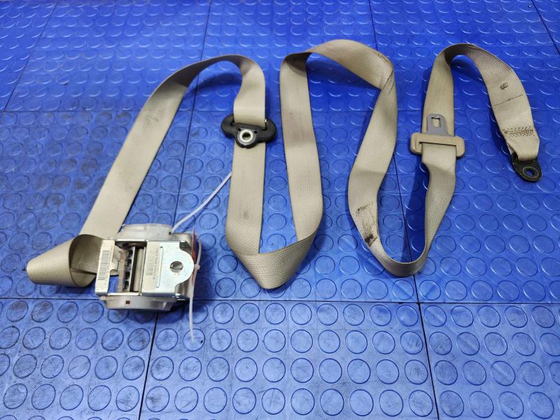 2014 Chrysler 300 Rear Seat Belt