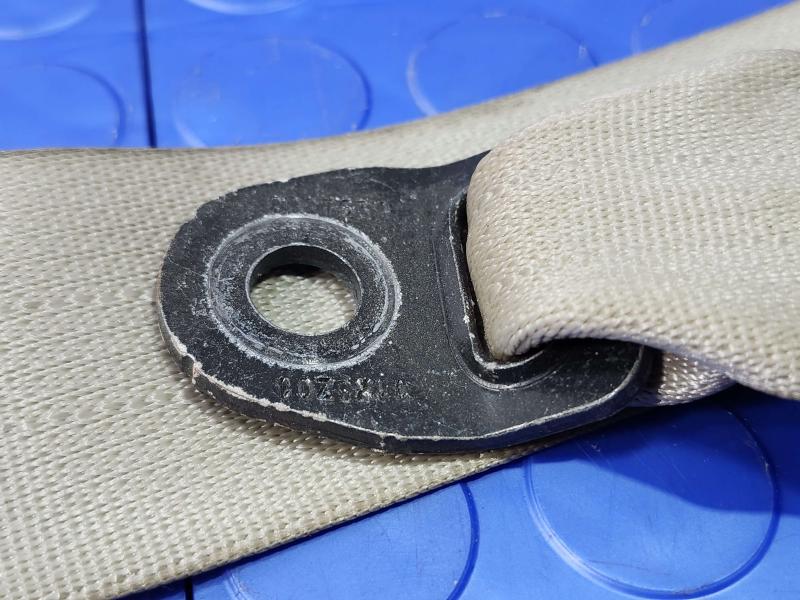 2014 Chrysler 300 Rear Seat Belt