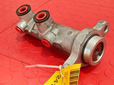 2014 Chevrolet Silverado 1500 Master Cylinder