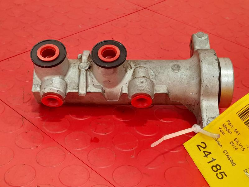 2014 Chevrolet Silverado 1500 Master Cylinder