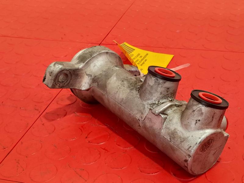 2014 Chevrolet Silverado 1500 Master Cylinder