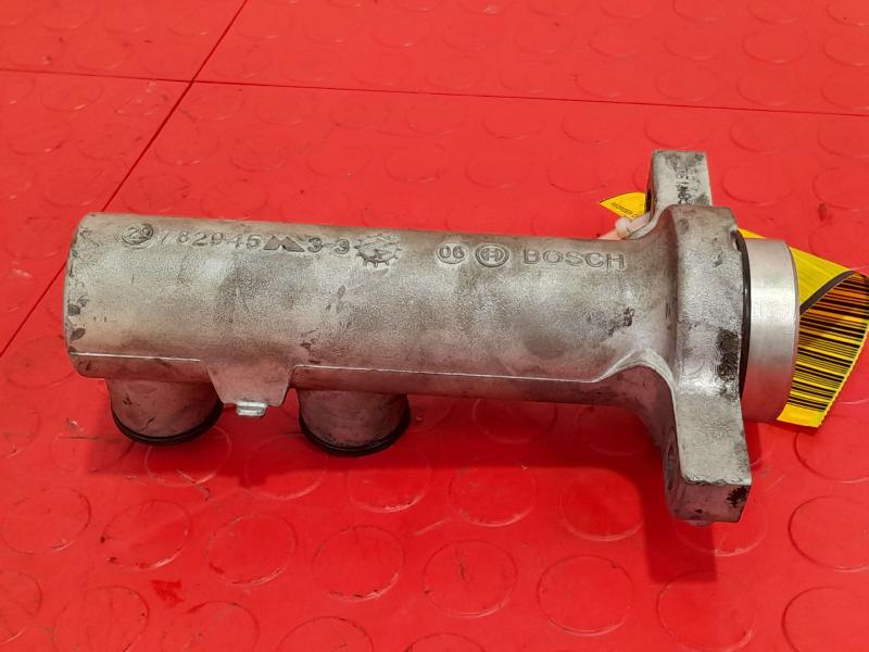 2014 Chevrolet Silverado 1500 Master Cylinder