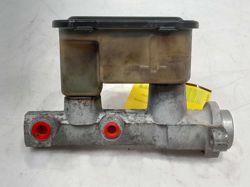 1988 Chevrolet Silverado 1500 Master Cylinder