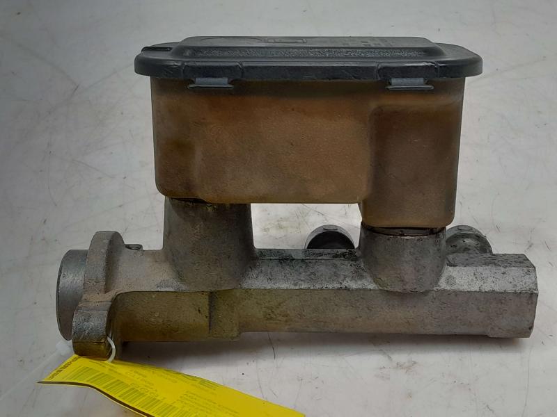 1988 Chevrolet Silverado 1500 Master Cylinder