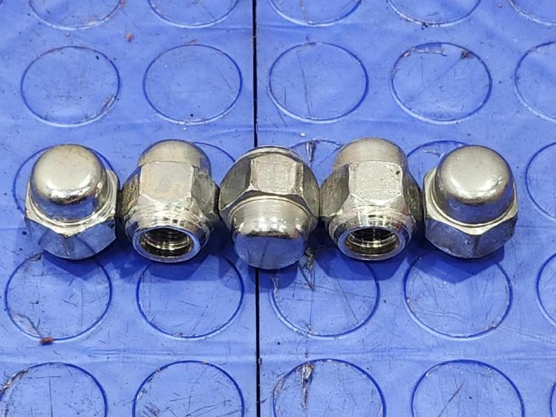 2021 Nissan Sentra Lug Nuts