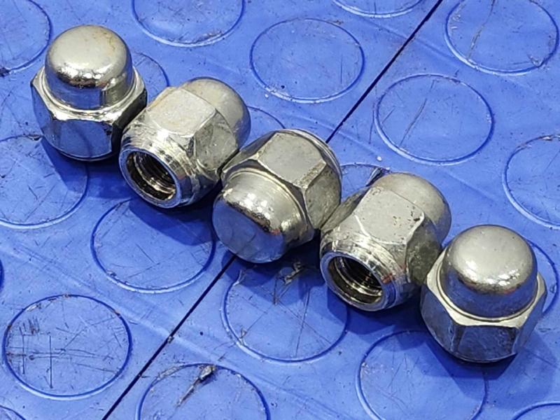 2021 Nissan Sentra Lug Nuts