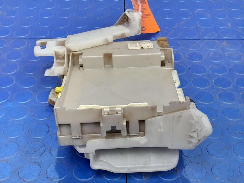 2010-2011 Toyota Prius Driver Instrument Panel Junction Block OEM 82730-47451