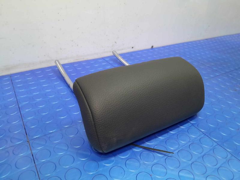 2018 Volvo S90 Headrest