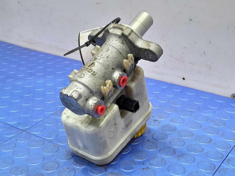 2012 Jeep Liberty Brake Master Cylinder Assembly Genuine OEM Part 68045998AB