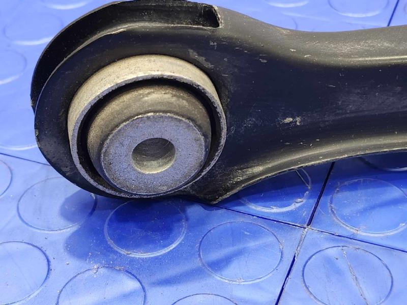 2019 Cadillac XT5 Lower Control Arm Rr