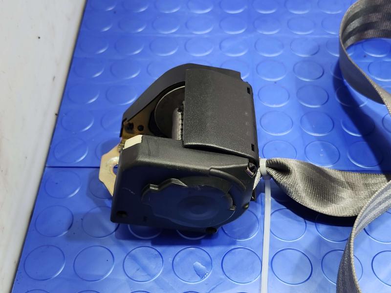 2005 Volkswagen Jetta Rear Seat Belt
