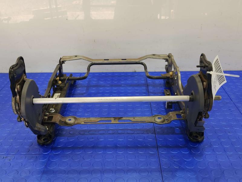 2010 Kia Rio Seat Track