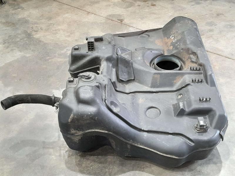 2000 Mitsubishi Eclipse Fuel Tank Assembly