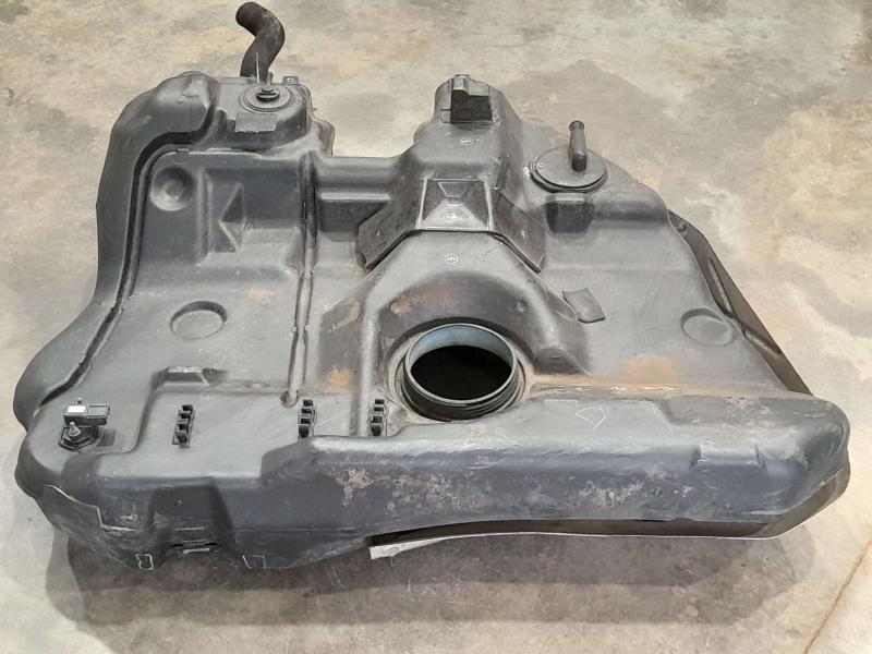 2000 Mitsubishi Eclipse Fuel Tank Assembly