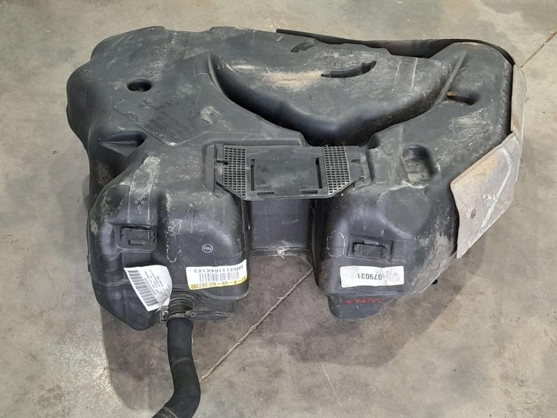2000 Mitsubishi Eclipse Fuel Tank Assembly