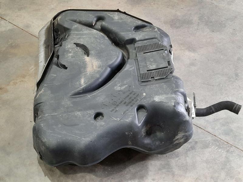 2000 Mitsubishi Eclipse Fuel Tank Assembly