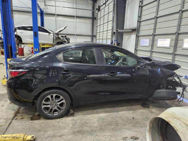2019 Toyota Yaris Center Pillar