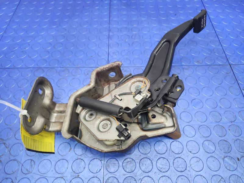 2011-2014 Hyundai Sonata 2.4L Parking Brake Pedal Assembly OEM 59700-3S000