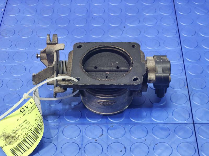 2003 Lincoln Town Car Throttle Body/Valve Assy
