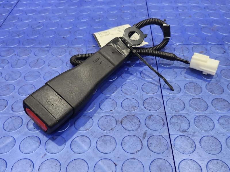 2017 Toyota Prius Front Seat Belt