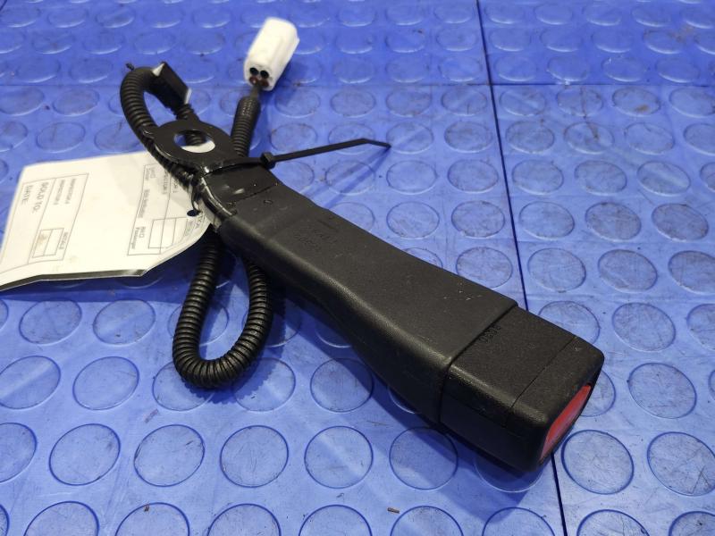 2017 Toyota Prius Front Seat Belt