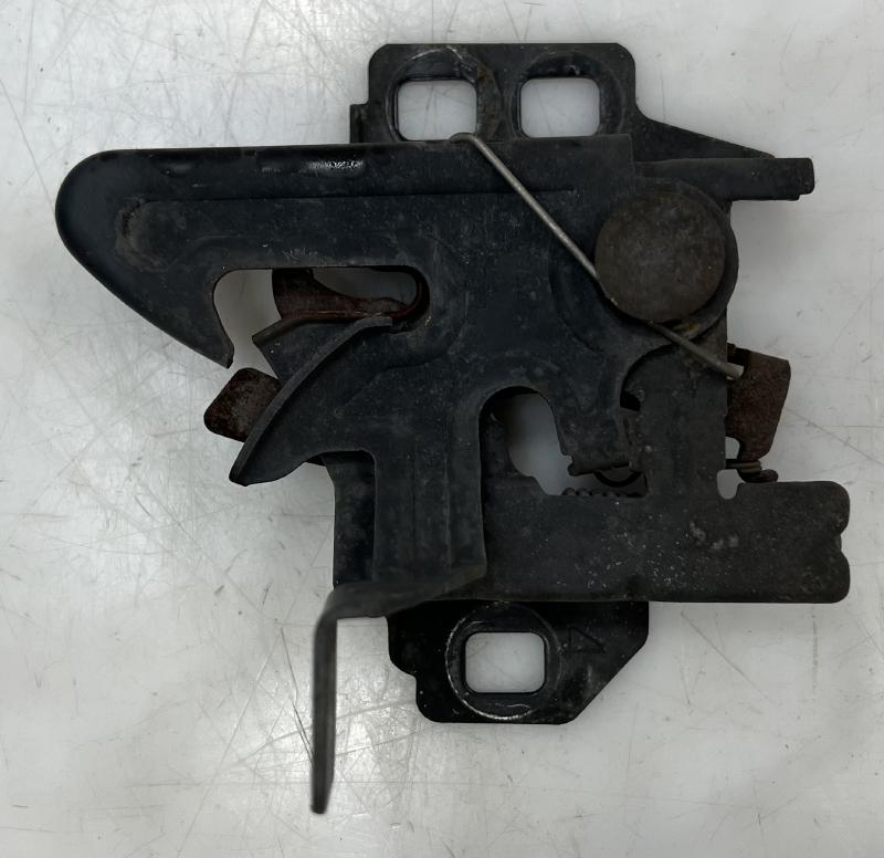 1999 - 2007 Chevy Silverado GMC Sierra Classic Hood Latch OEM 15756432
