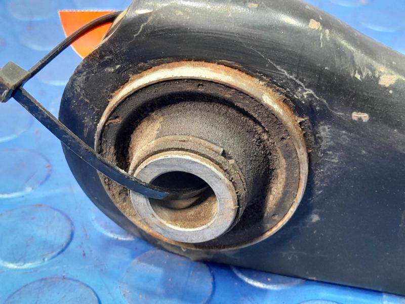 2015 Chrysler 200 Lower Control Arm Rr