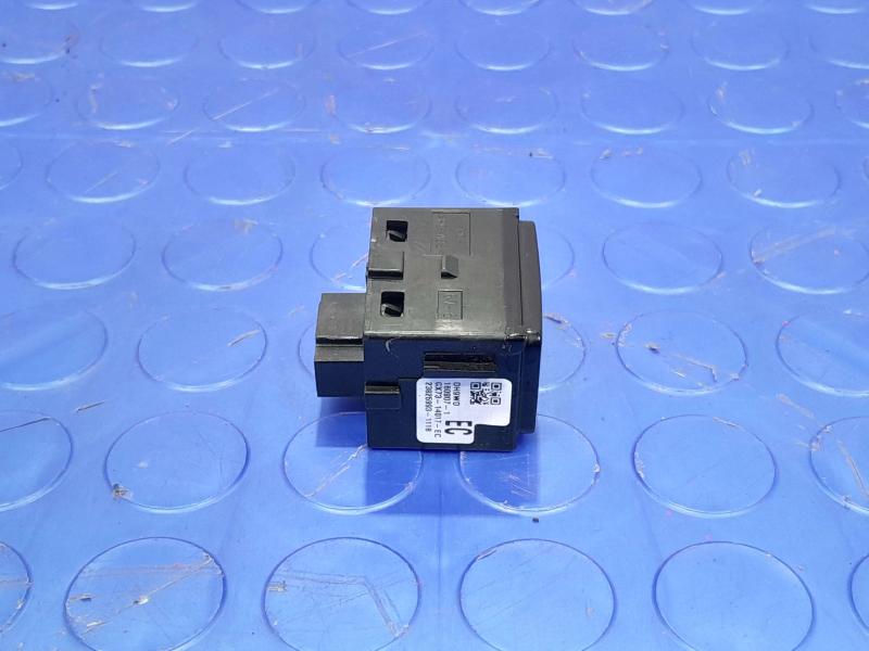 2017-2019 Jaguar XE Driver Door Lock Control Switch Genuine OEM T2H4025