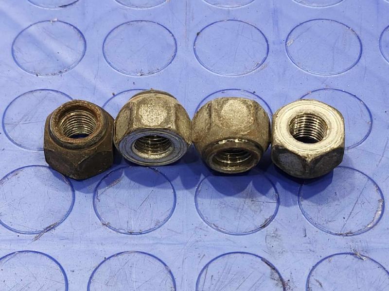 2014 Nissan Versa Lug Nuts