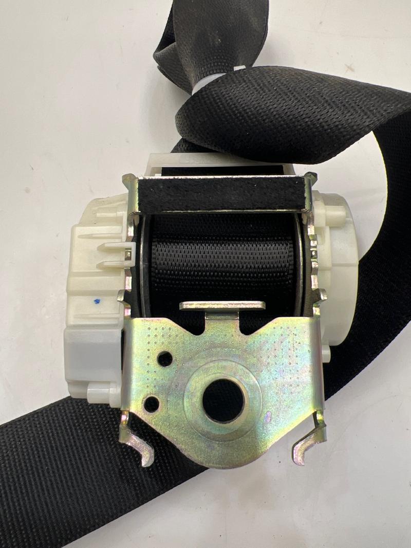 2011 Jaguar XF Rear Seat Belt