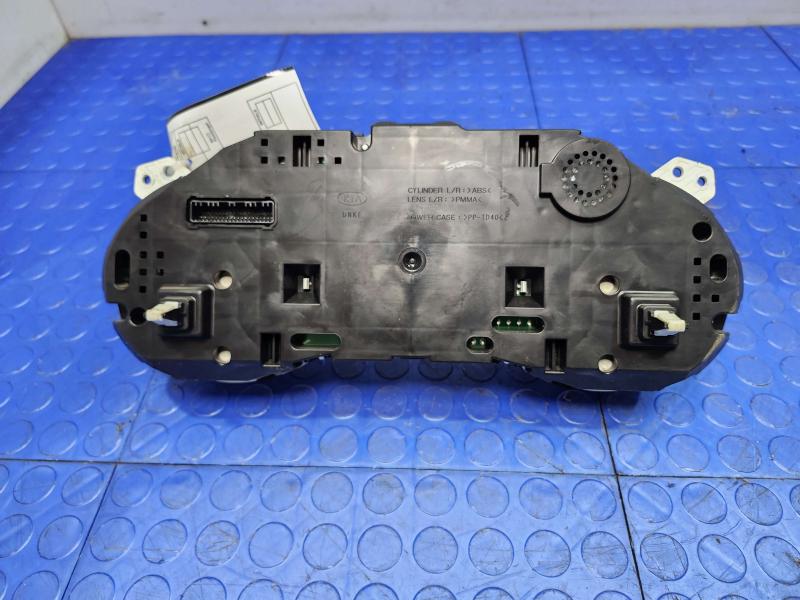 2016 Kia Sedona Speedometer