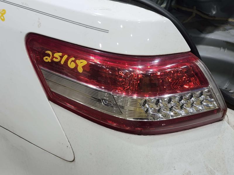 2011 Toyota Camry Tail Light Assembly