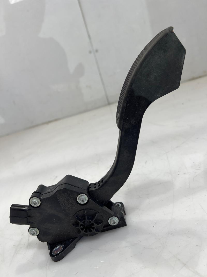 2011 - 2015 Toyota Prius Accelerator Pedal Assembly w/ Sensor OEM 78110-12050