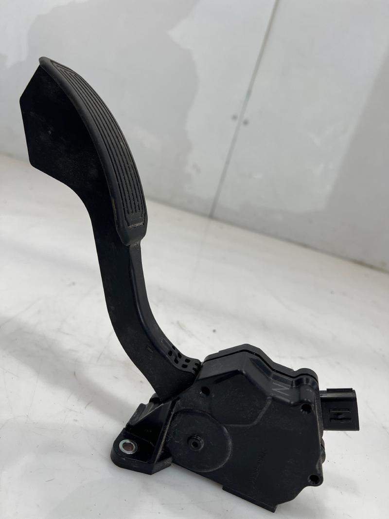 2011 - 2015 Toyota Prius Accelerator Pedal Assembly w/ Sensor OEM 78110-12050
