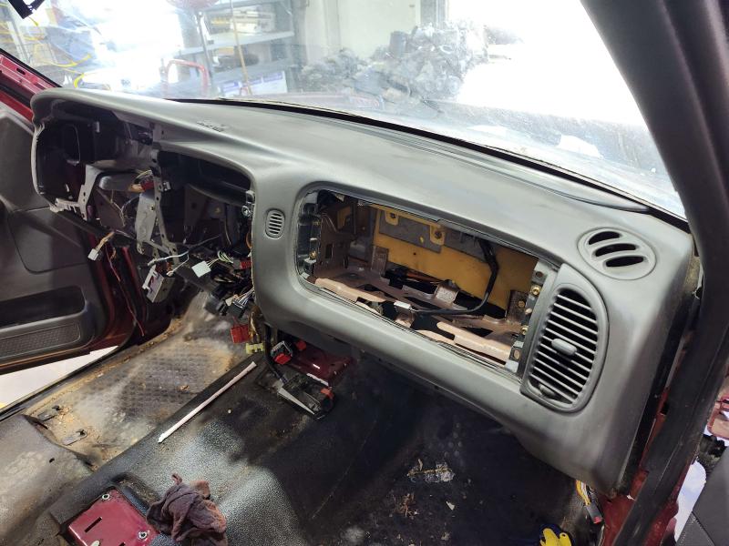 2004 Ford Explorer Dash Panel
