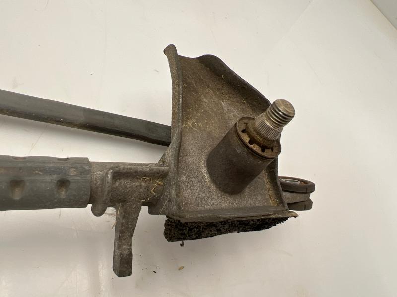 2001 - 2005 Toyota Rav4 Windshield Wiper Linkage OEM 8515042090